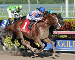 Lea (USA) ganando el Hal’s Hope G3 con Joel Rosario arriba. Foto Cortesía de de Lauren King/Adam Coglianese Photography en Brisnet. 