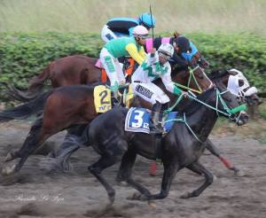 En un emocionante final, Berlusconi (ECU) se lleva la primera gema Foto Cortesía de Revista La Fija