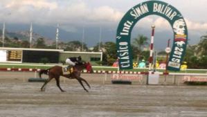 Jorge Zeta (VEN) ganando el Simón Bolivar 2015