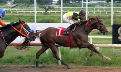 Assassin (PAN) ganando el Clásico Raúl Espinosa "Copa de Oro" Foto Cortesía de David Beitía